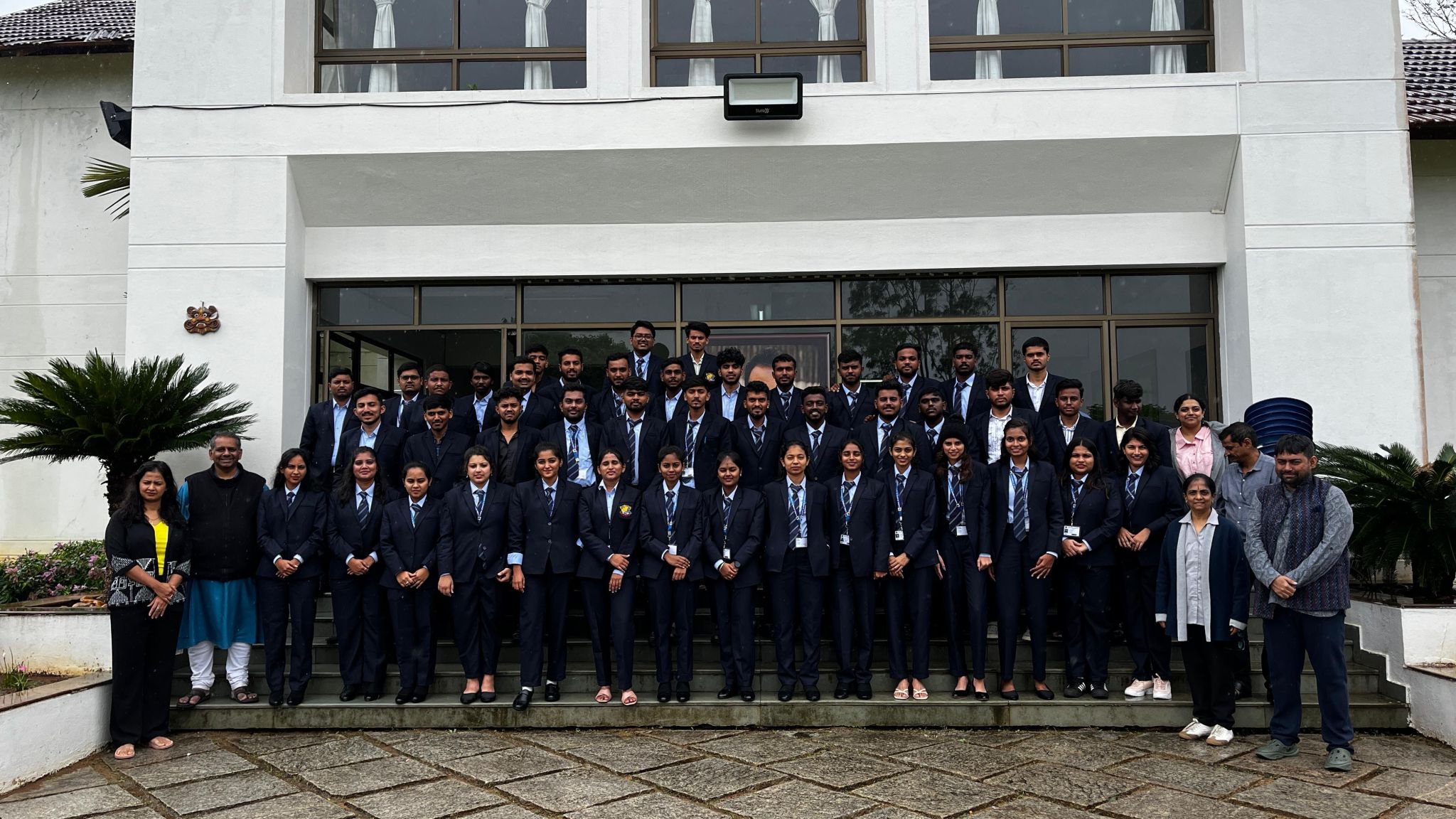 GAT students and faculty group photograph